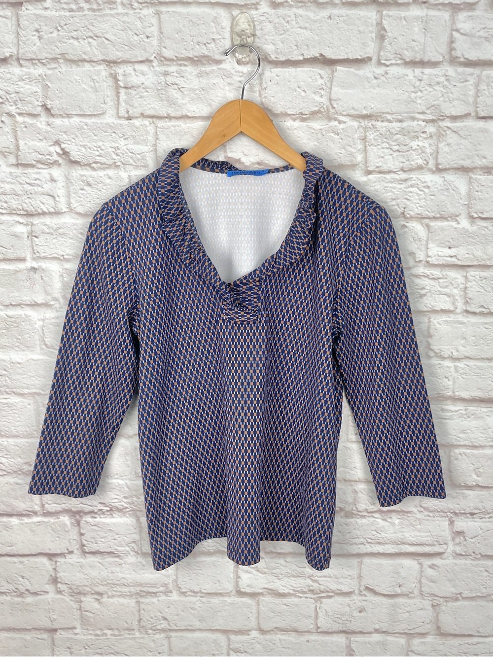 J. McLaughlin Durham Knit Ruffle Geometric Navy Stretch Blouse Size L